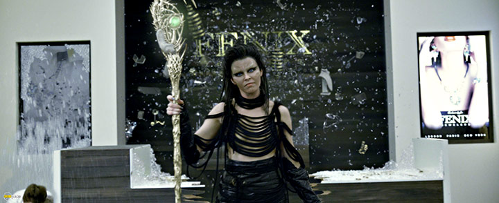 A still #111 from Power Rangers (2017)