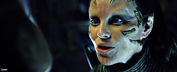 A still #114 from Power Rangers (2017)