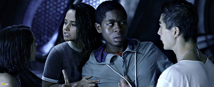A still #122 from Power Rangers (2017)