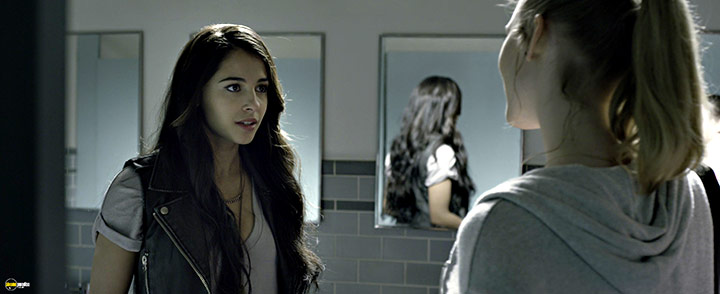 A still #124 from Power Rangers (2017)