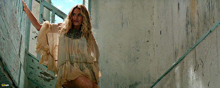 A still #80 from Mamma Mia! Here We Go Again (2018)