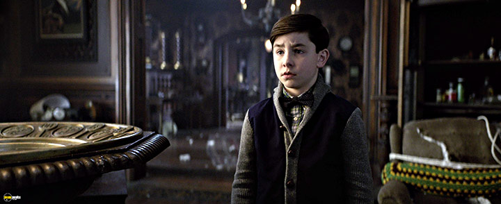 A still #57 from The House with a Clock in Its Walls (2018)