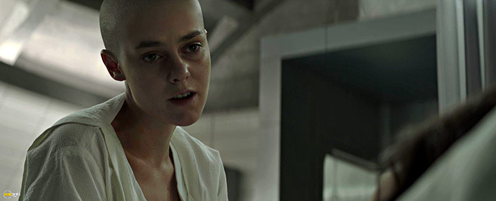 A still #55 from The Hunger Games: Mockingjay: Part 2 (2015)