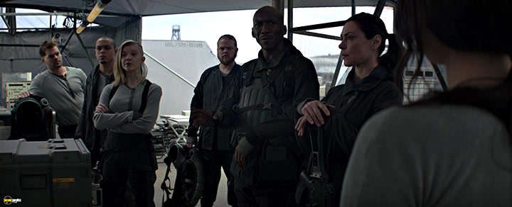A still #45 from The Hunger Games: Mockingjay: Part 2 (2015)