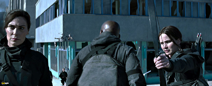 A still #43 from The Hunger Games: Mockingjay: Part 2 (2015)
