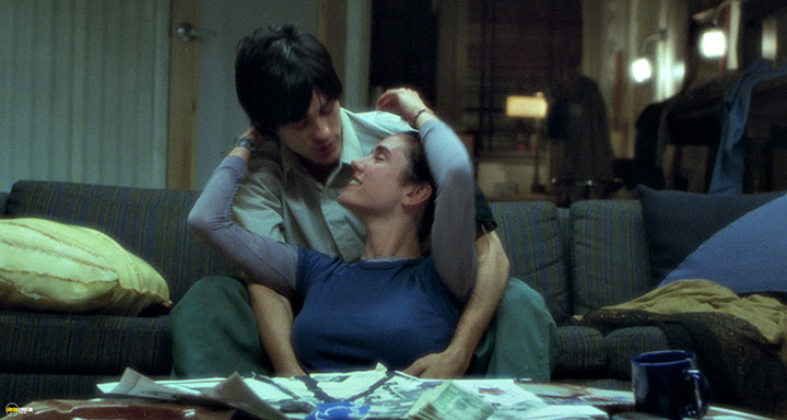 A still #49 from Requiem for a Dream (2000)