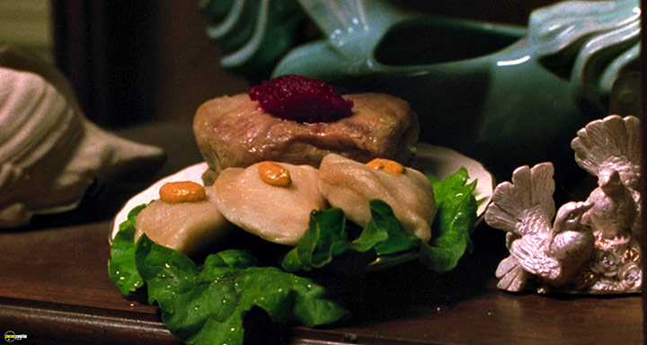 A still #33 from Requiem for a Dream (2000)