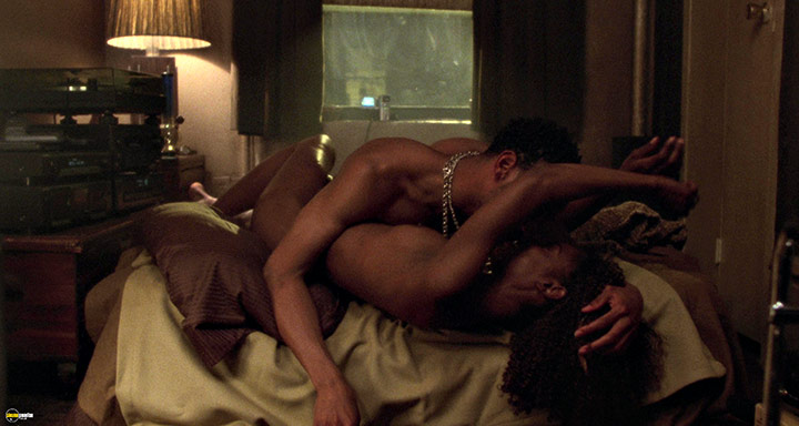 A still #32 from Requiem for a Dream (2000)