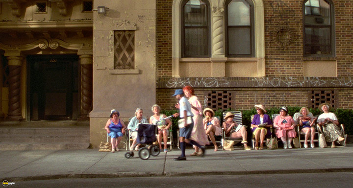 A still #25 from Requiem for a Dream (2000)