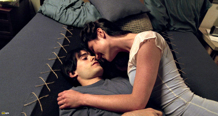 A still #24 from Requiem for a Dream (2000)