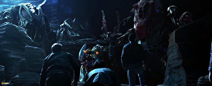 A still #64 from Power Rangers (2017)