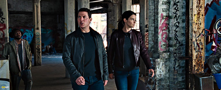 A still #73 from Jack Reacher: Never Go Back (2016)