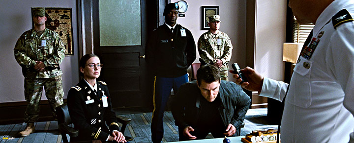 A still #50 from Jack Reacher: Never Go Back (2016)