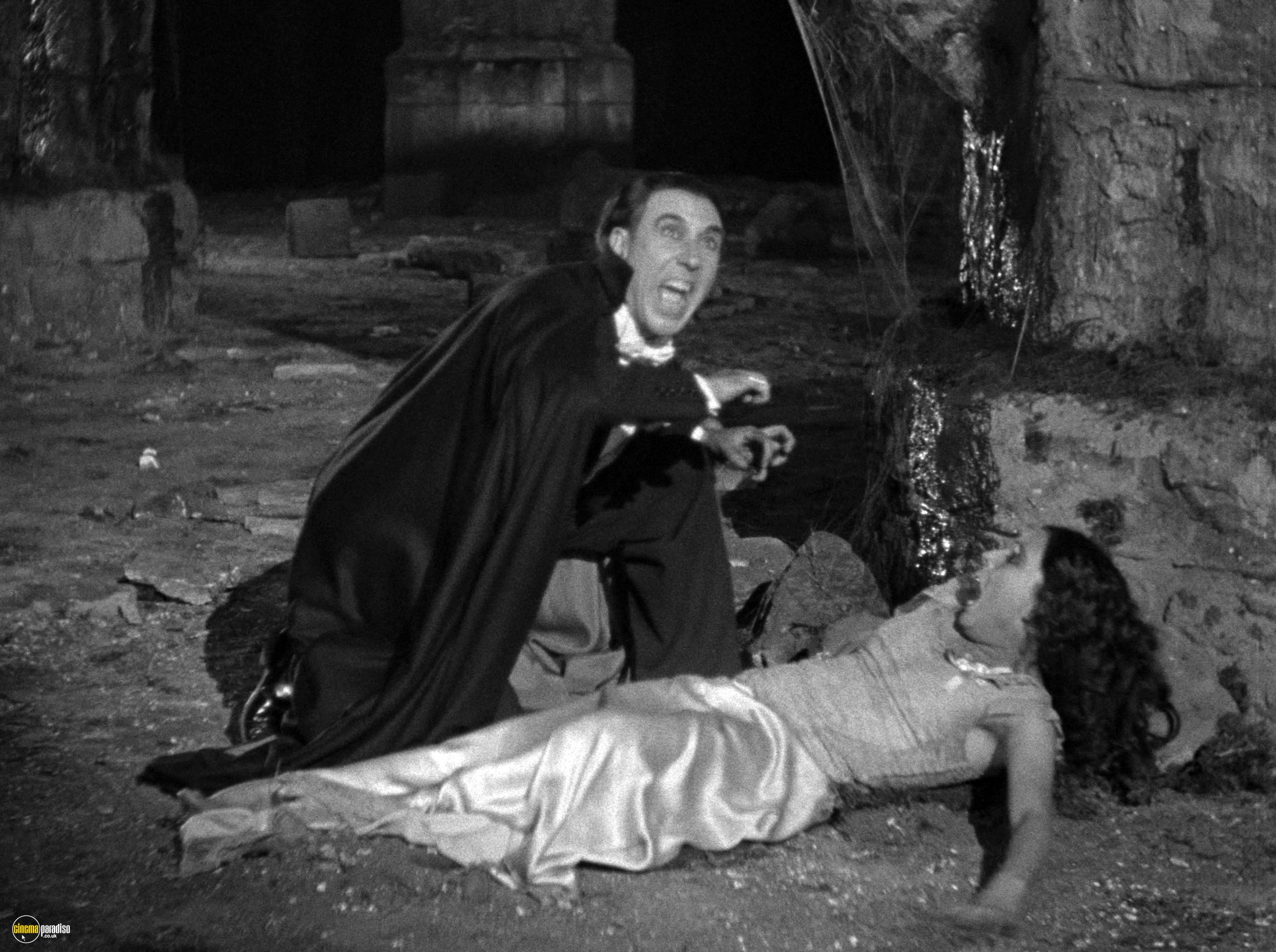 A still #16 from Dracula (1931)
