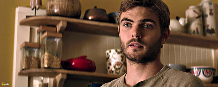 A still #83 from The 5th Wave (2016)