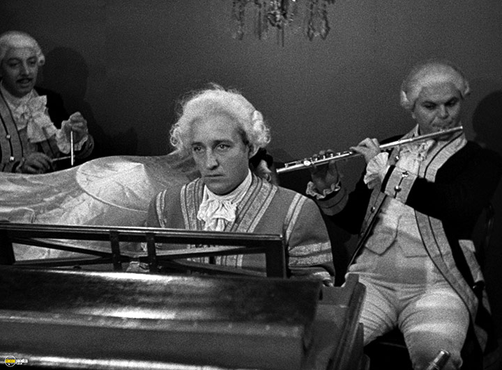 A still #64 from Holiday Inn (1942)