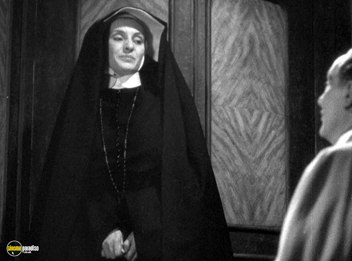 A still #31 from The Lady Vanishes (1938)
