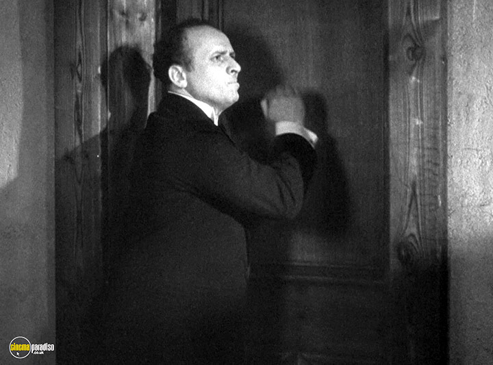 A still #46 from The Lady Vanishes (1938)