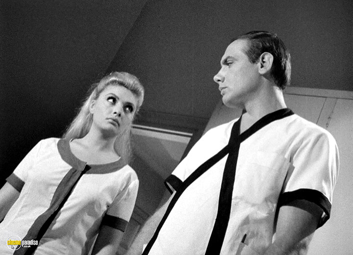 A still #6 from The Curious Dr. Humpp (1969)