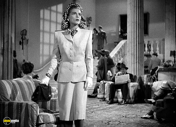 A still #34 from Dead Reckoning (1947)
