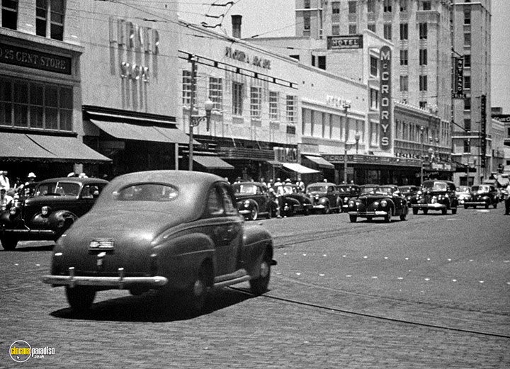 A still #33 from Dead Reckoning (1947)