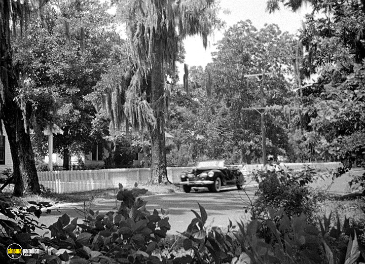 A still #25 from Dead Reckoning (1947)