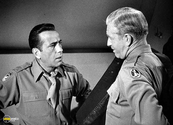A still #20 from Dead Reckoning (1947)