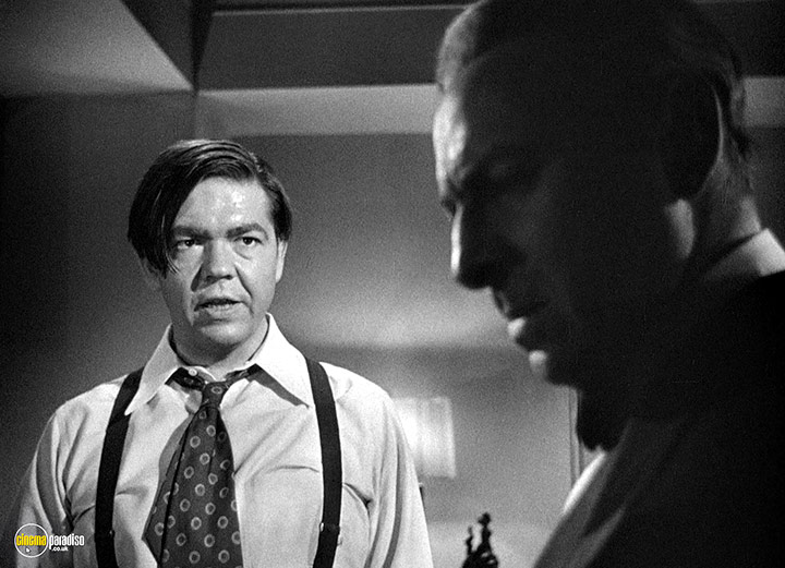 A still #19 from Dead Reckoning (1947)