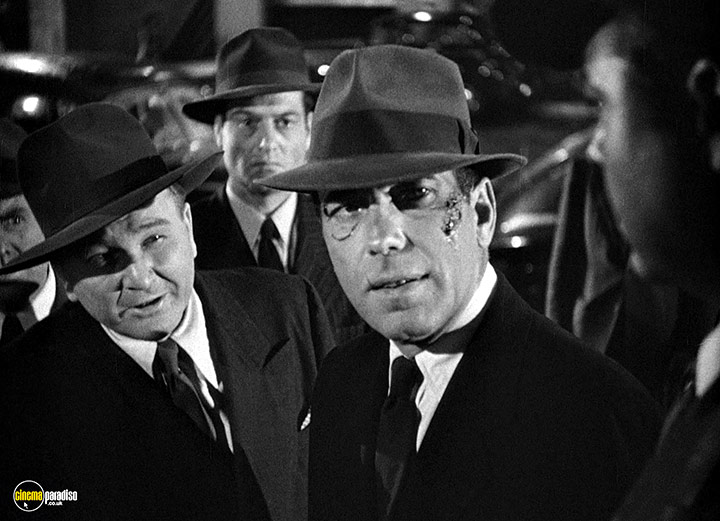 A still #18 from Dead Reckoning (1947)