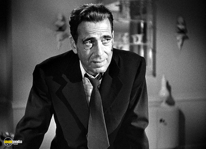 A still #16 from Dead Reckoning (1947)