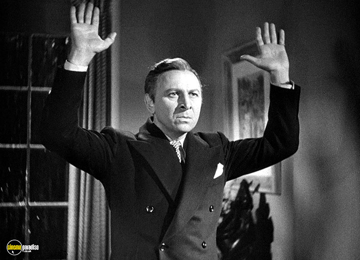 A still #11 from Dead Reckoning (1947)