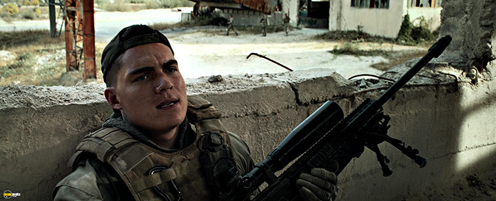 A still #44 from Hunter Killer (2018)