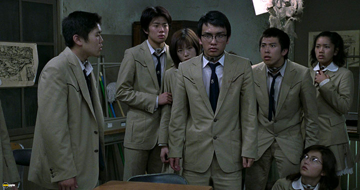 A still #30 from Battle Royale (2000)