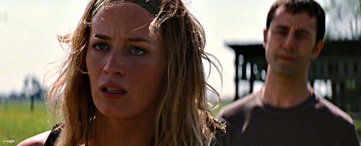 A still #51 from Looper (2012)