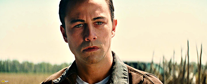 A still #24 from Looper (2012)