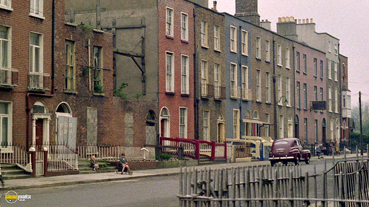 A still #5 from The Lonely Passion of Judith Hearne (1987)