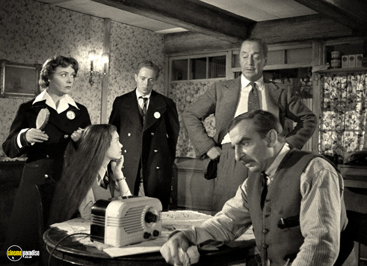 A still #29 from The Galloping Major (1951)