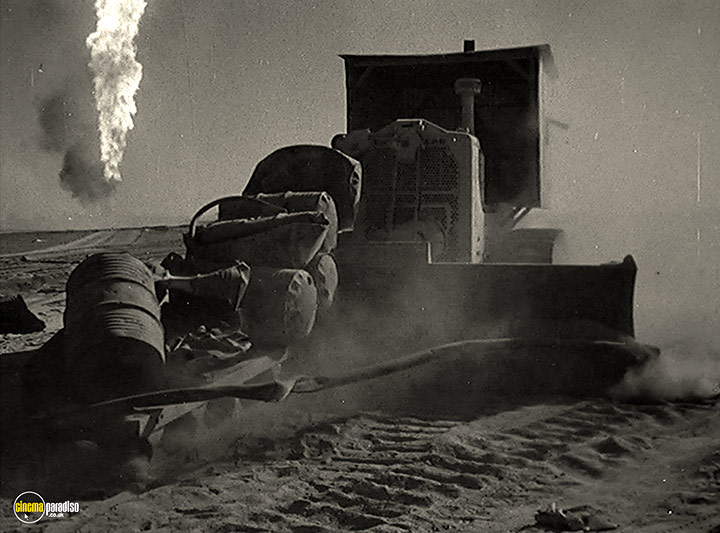 A still #19 from Desert Inferno (1962)