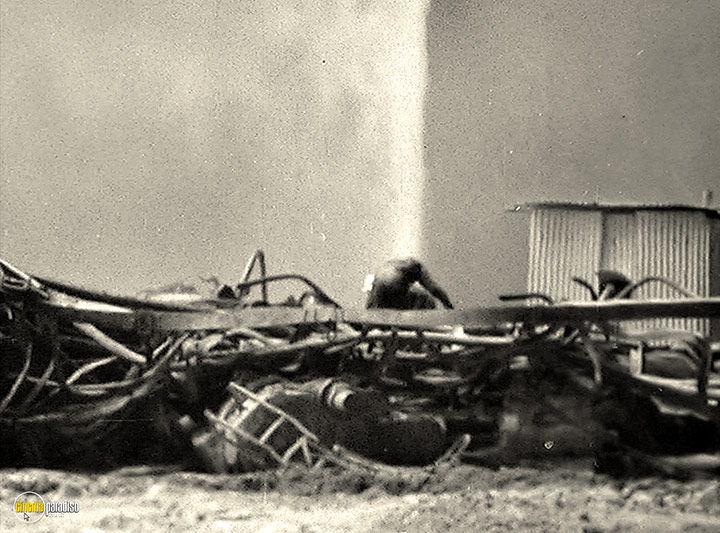 A still #2 from Desert Inferno (1962)