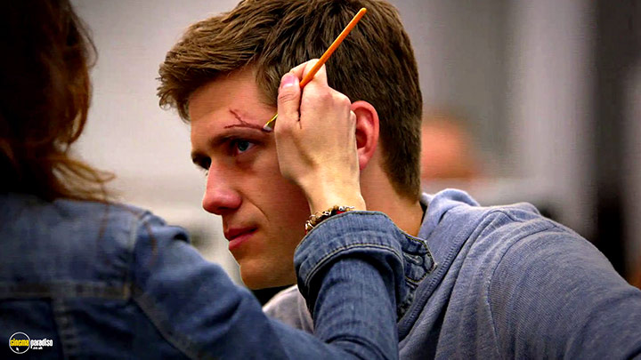 A still #19 from Graceland: Series (2015)