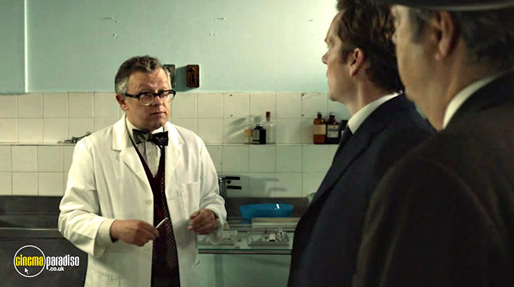 A still #44 from Endeavour: Series 9 (2023)