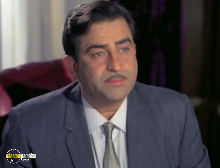 A still #32 from Kal Aaj Aur Kal (1971)