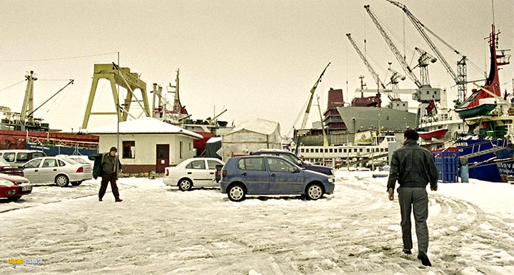 A still #55 from Uzak (2002)
