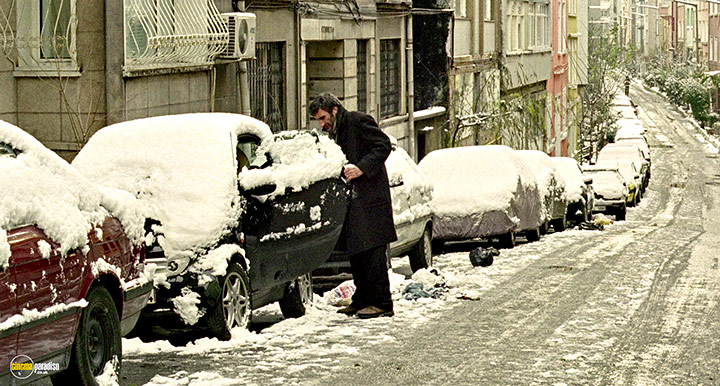 A still #54 from Uzak (2002)