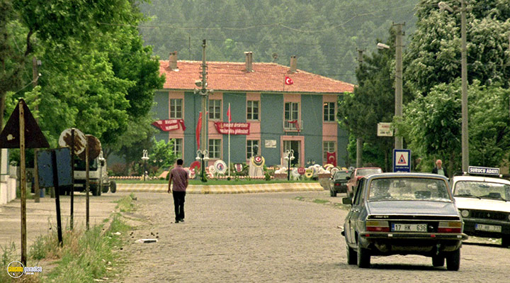 A still #32 from Clouds of May (1999)