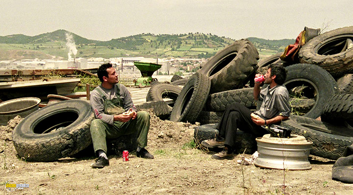 A still #5 from Clouds of May (1999)