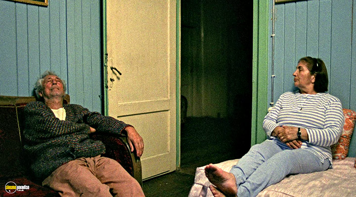 A still #4 from Clouds of May (1999)