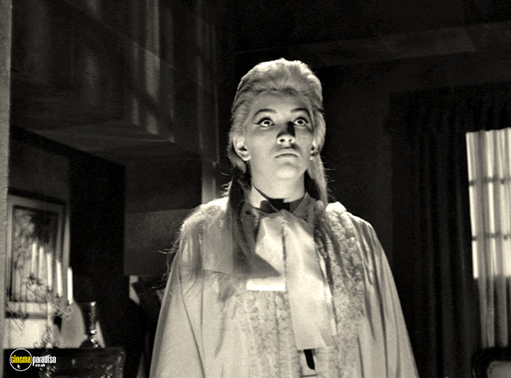A still #32 from The Witch's Mirror (1962)