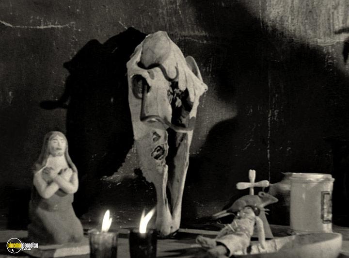 A still #22 from The Witch's Mirror (1962)