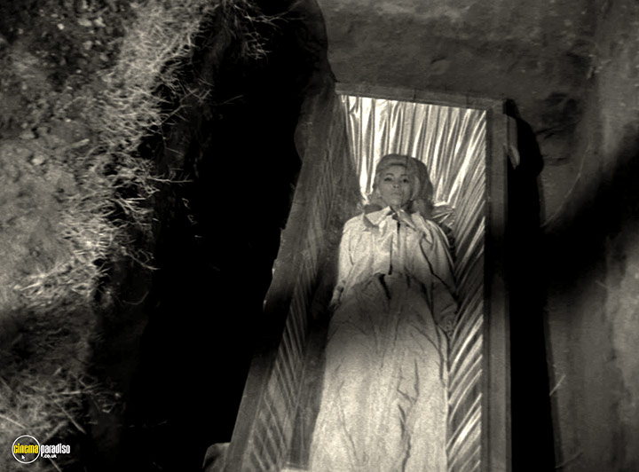 A still #6 from The Witch's Mirror (1962)